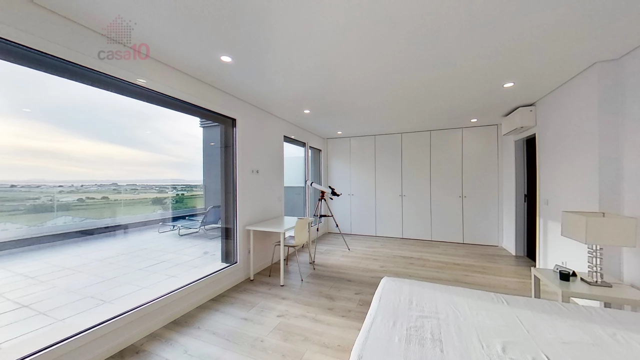 PENTHOUSE DUPLEX T5 DE LUXO NO MONTIJO - VISTA DESLUMBRANTE PARA LISBOA